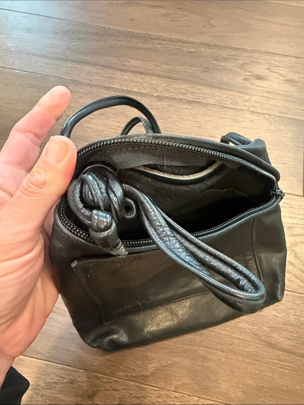 DAZ Crossbody by Thomas Leather in Black - C61-017